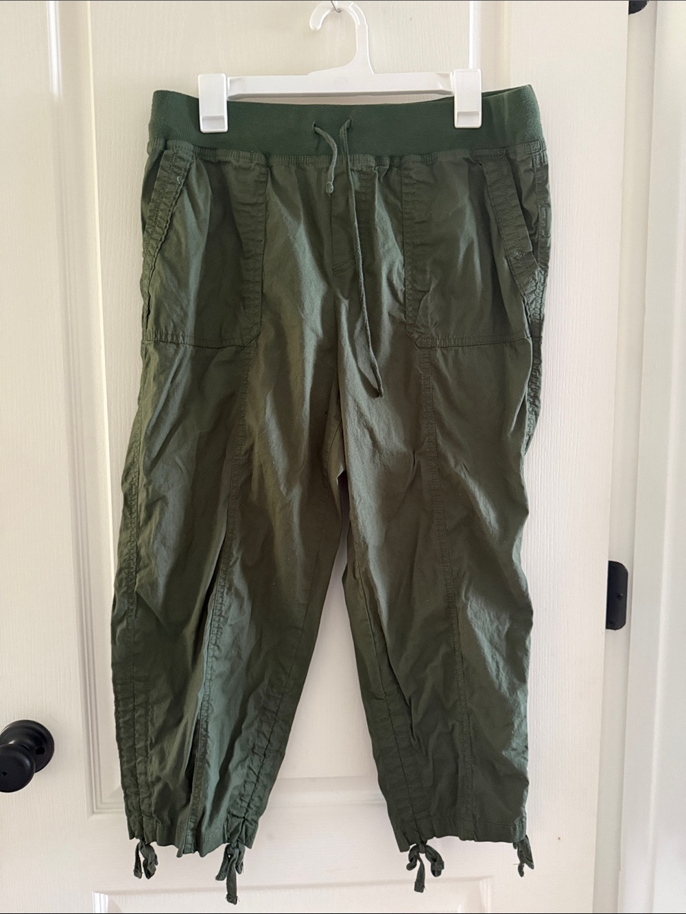 Women's Olive Drawstring Capris with Elastic Waist